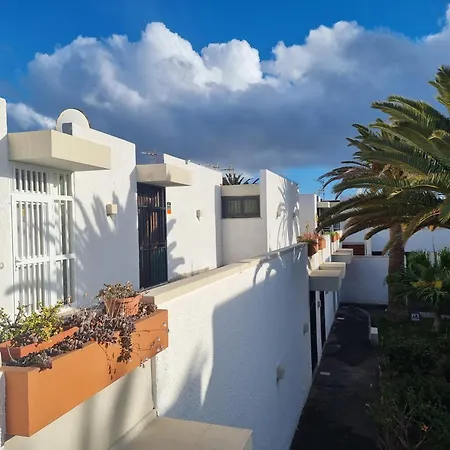 Appartamento Primavera, Pool & Wifi & 24h Security *