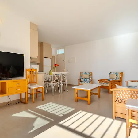 Primavera, Pool & Wifi & 24h Security Lejlighed